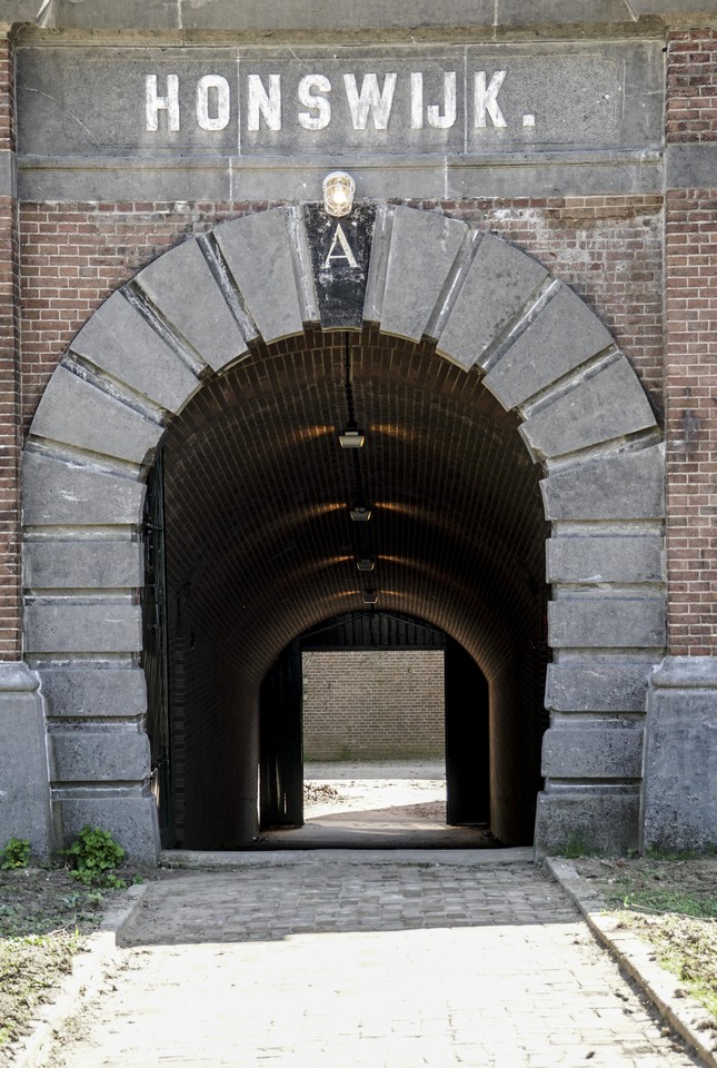 Poortgebouw Fort Honswijk Gerestaureerd Door Van Der Ven