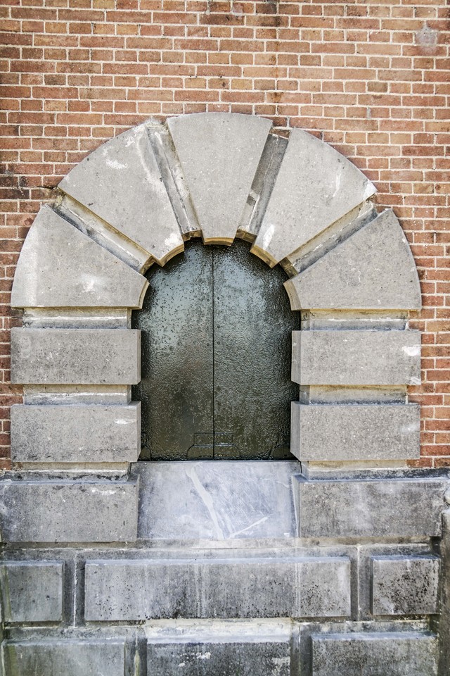 Poortgebouw Fort Honswijk Gerestaureerd Door Van Der Ven